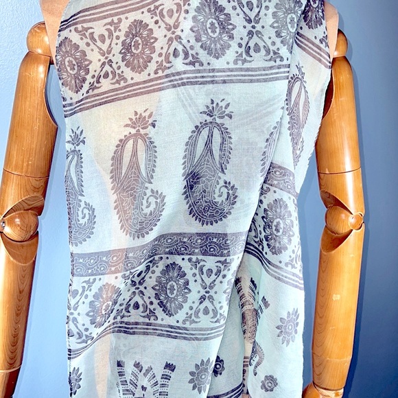 Summer light shawl - Picture 7 of 15